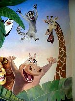 часть стены с изображением жирафа